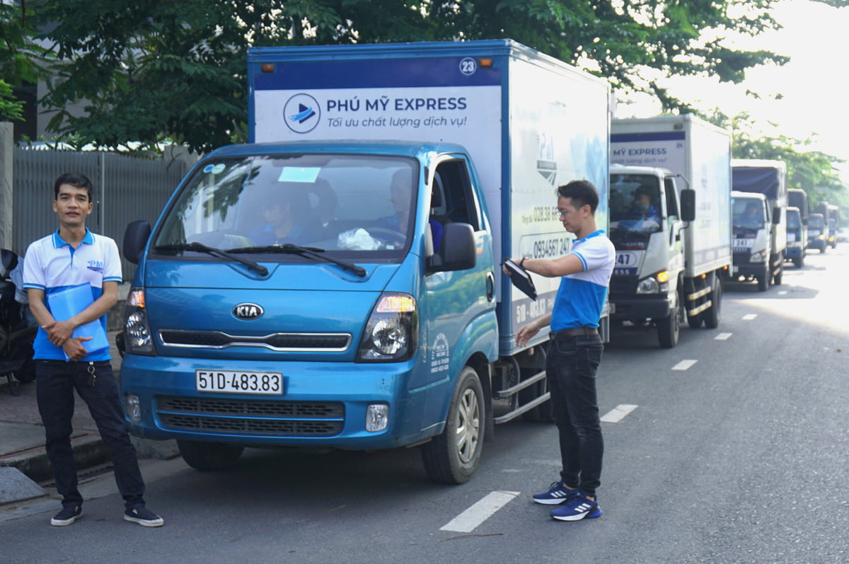 nhan vien chuyen van phong tron goi chuyen nghiep