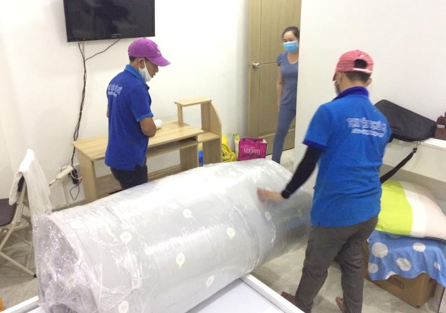 dich vu chuyen nha chuyen nghiep khi troi mua