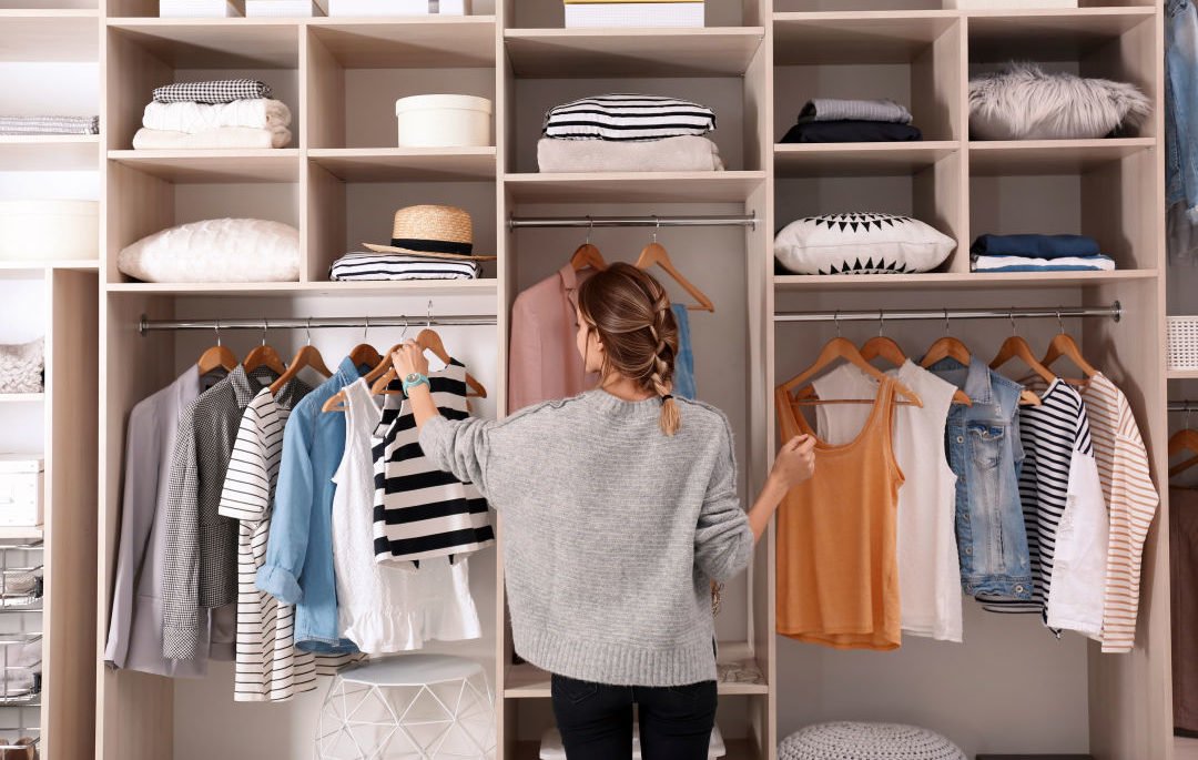 10 cách sắp xếp tử quần áo