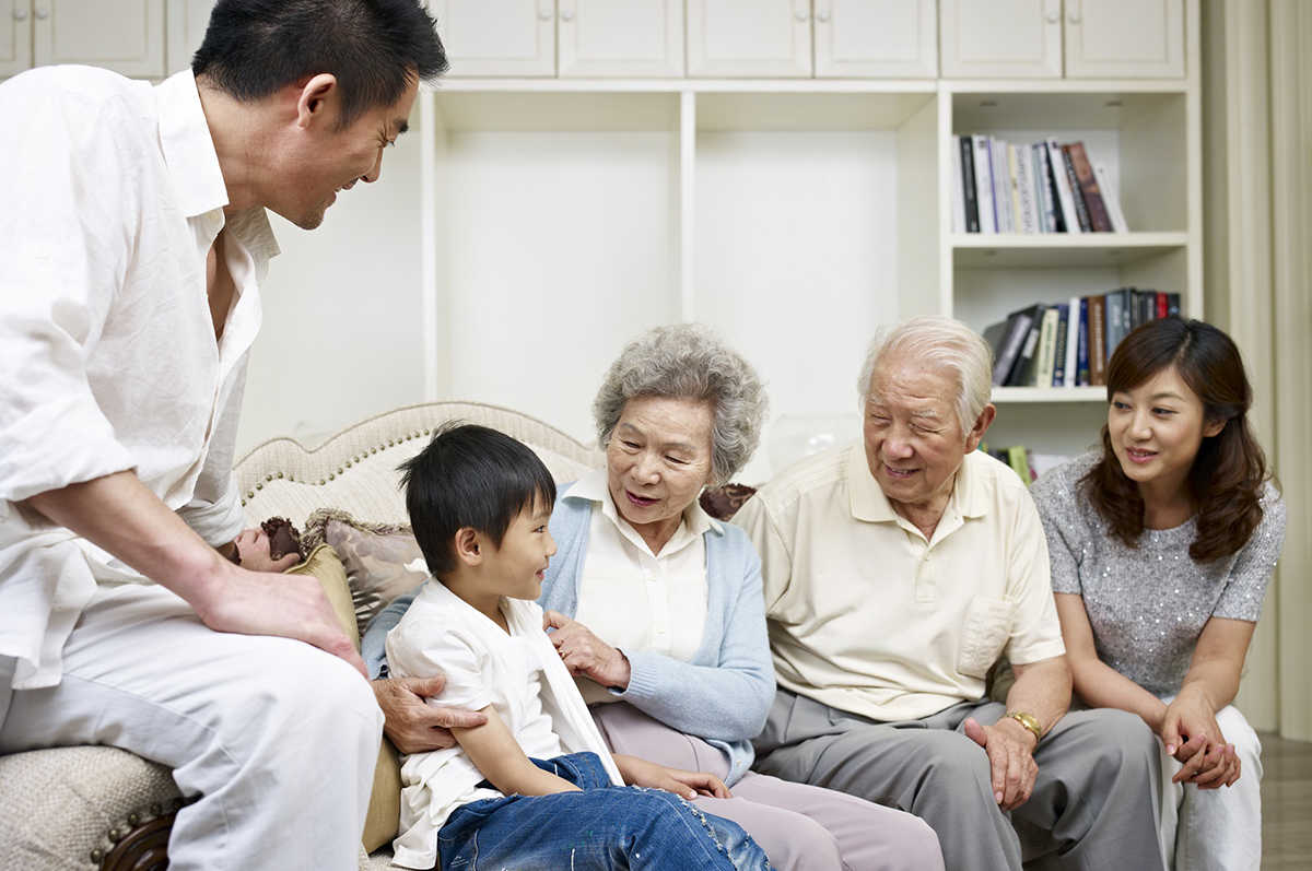 Sống với bố mẹ
